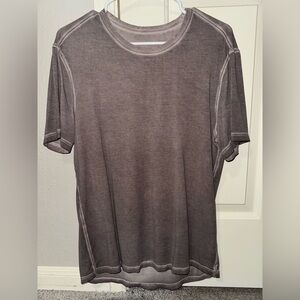 Lululemon tshirt
